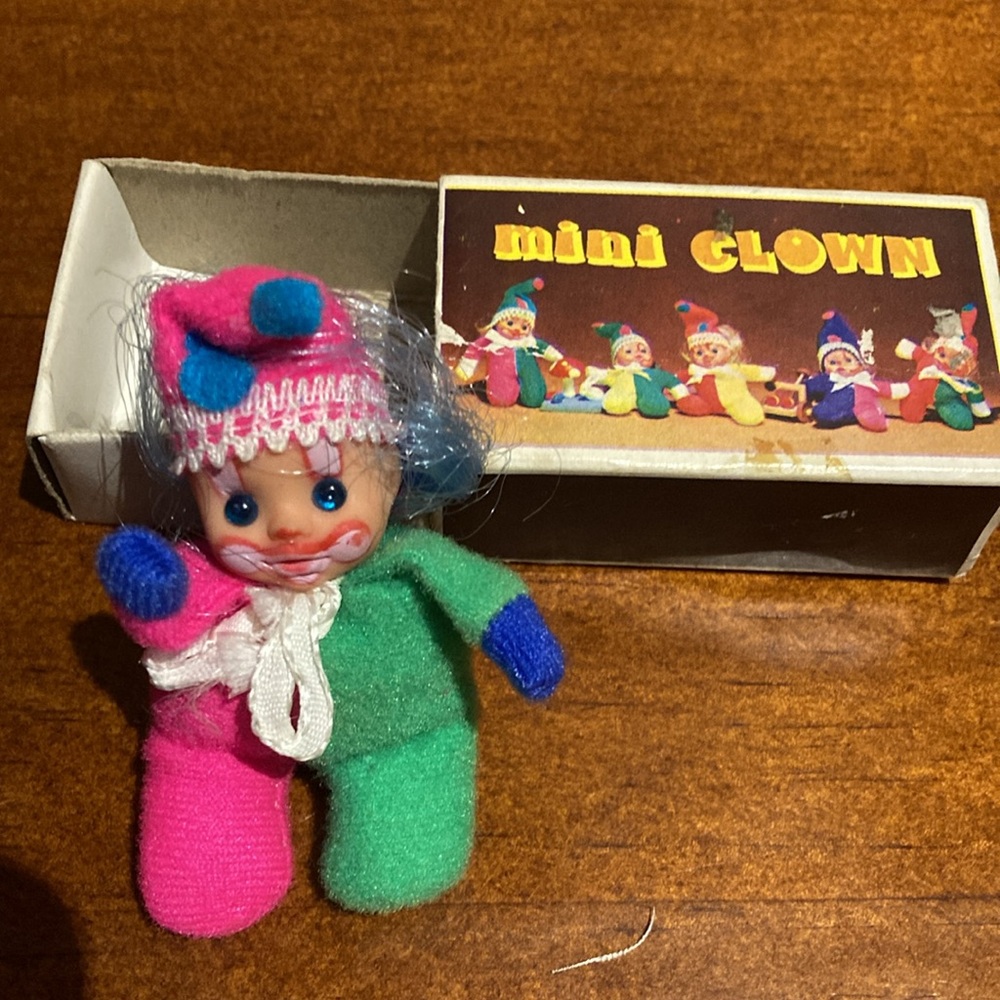 Mini Clown - Picture 2 of 4
